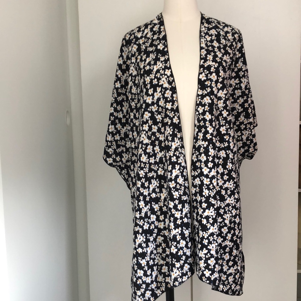 NEW WITH TAGS! Black Floral Print Kimono. One Size fits most.